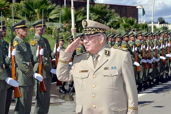 l'armée dans la politique