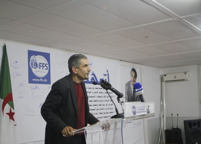 FFS: Mohamed Hadj Djilani claque la porte