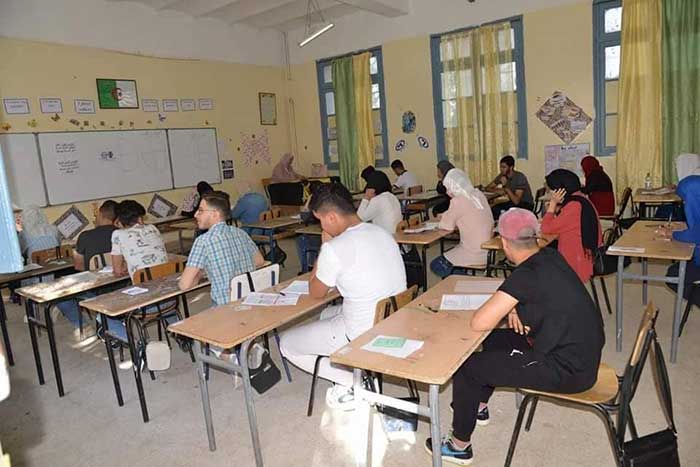 Éducation: Les collégiens et les lycéens reprendront demain l’école