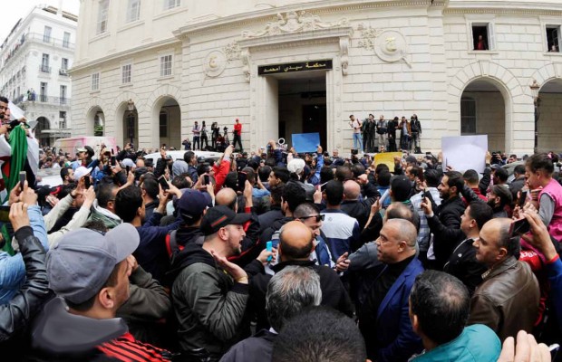 d-22-manifestants-