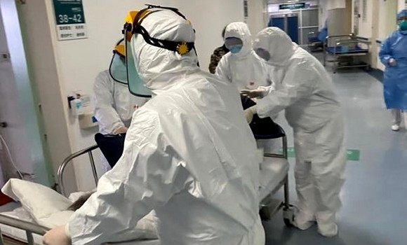 Coronavirus: La courbe joue aux montagnes russes en Algérie
