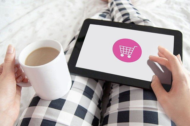 Covid-19: l’achat en ligne de plus en plus prisé par les familles algériennes