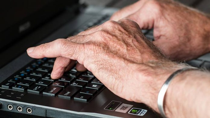travail-vieux Le décret exécutif sur la poursuite de l'activité après l'âge de 60 ans publié