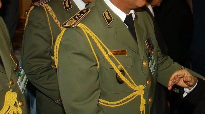 general Plusieurs généraux-majors remplacés par Tebboune