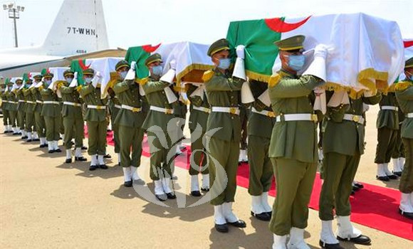 Cranes résistants Algériens Arrivée des restes mortuaires des 24 chefs de la Résistance populaire