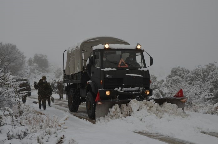 L'armée au secours des villageois bloqués par la neige