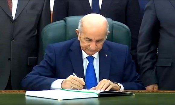 Tebboune signe des décrets présidentiels portant composante de la Cour constitutionnelle