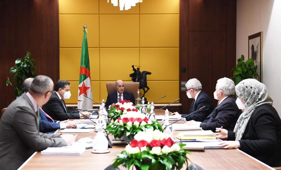 Tebboune reçoit les membres de la commission nationale chargée de la révision de la loi électorale