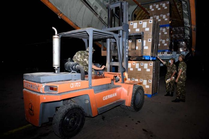 Réception de 1500 concentrateurs d'oxygène acheminés depuis la Chine par l'armée