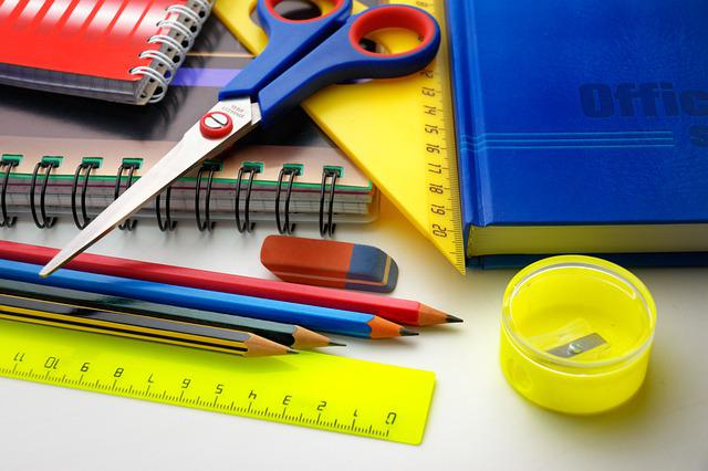 pencils-4966995_640 Le ministère de l'Education publie la liste officielle des fournitures scolaires