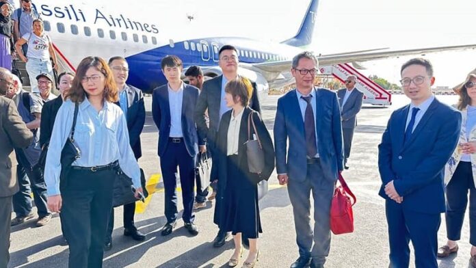 CMH Visite de travail des responsables du groupe Manadjim El Djazair et ses partenaires chinois à Tindouf et Béchar
