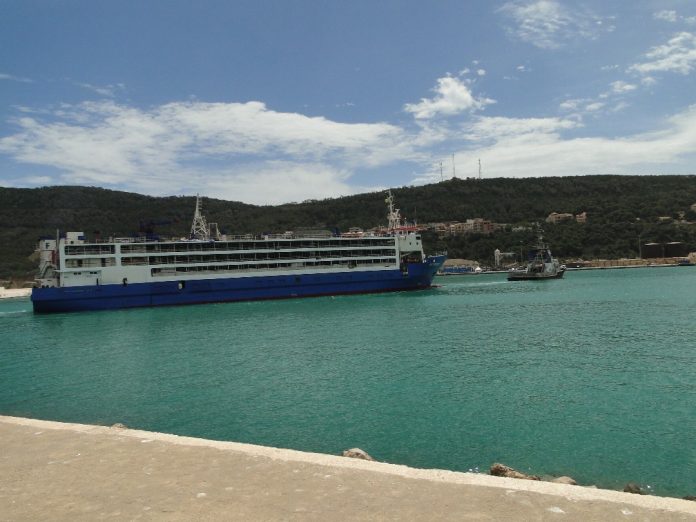 bateau-moutons-importés-Aïd-Espagne-Port-Ténès
