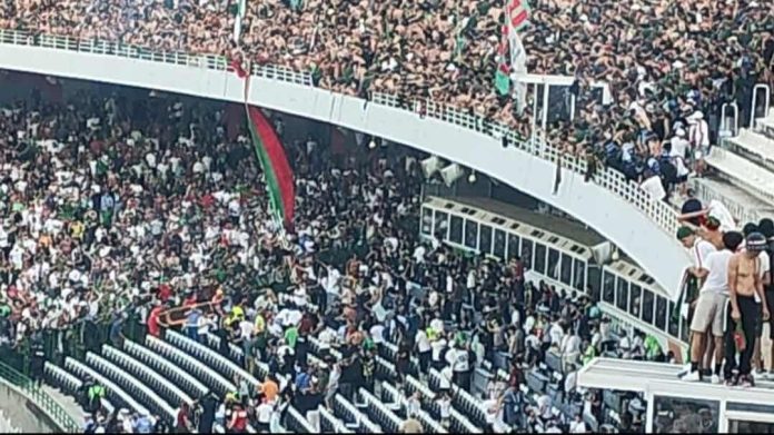 stade-5-juillet-chute-supporters-MCA1
