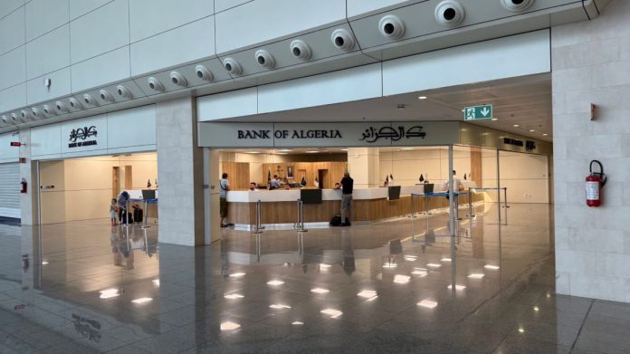 Guichet-Banque-Algérie-Aéroport-Alger