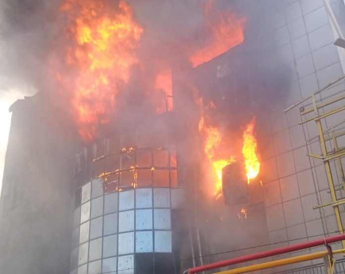 Incendie-Usine-Confiserie-Alger