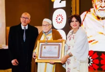 Le président Tebboune décerne la médaille de l’Ordre du mérite national au cheikh Mohamed Salah Seddik
