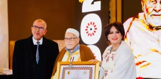 Le président Tebboune décerne la médaille de l’Ordre du mérite national au cheikh Mohamed Salah Seddik