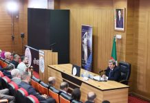 Remise d’accréditations aux médias étrangers en Algérie