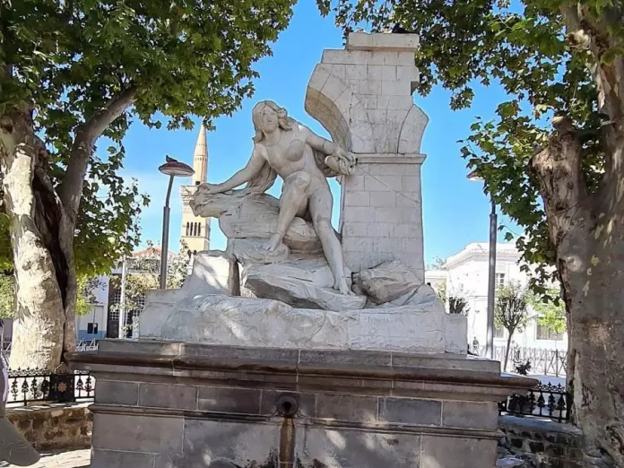 Statue-Femme-Nue-Ain-El-Fouara-Sétif-Algérie