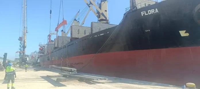 Exportation-billettes-D-Acier-AQS-Port-Annaba-Italie