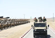 Le Général d’Armée Chanegriha supervise à Amdoukal un exercice tactique avec munitions réelles